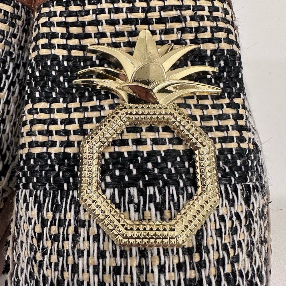 Louise et Cie cream & black espadrilles with gold pineapple detail size 10 NWOT - Picture 6 of 8